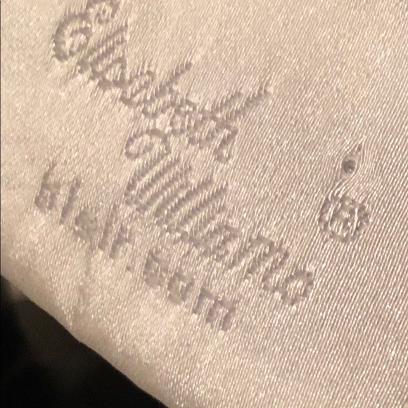 Flowing & Feminine Blouse Beautiful w/ a Suit - Picture 5 of 5